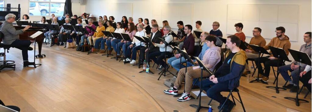 65 choristes et 8 musiciens réunis pour le Requiem de Duruflé les 30 et 31 mars à Saint-Laurent-sur-Sèvre, dans le cadre de la Semaine Sainte.
